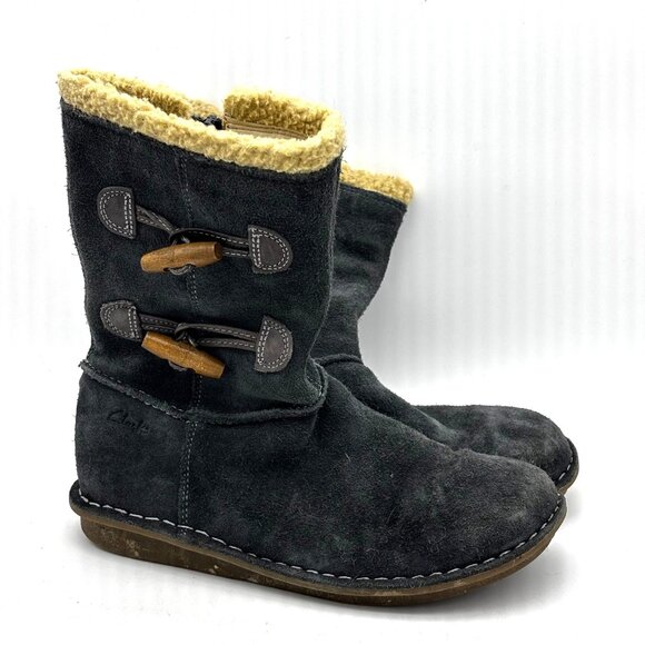 Clarks Other - Clarks Girls Suede Toggle Boots Size 2.5 Black Shearling Lined Winter Shoes